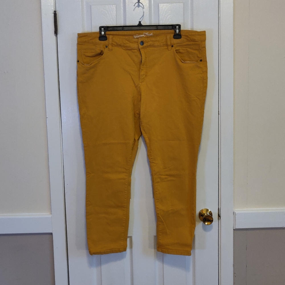 Mustard yellow skinny jeans